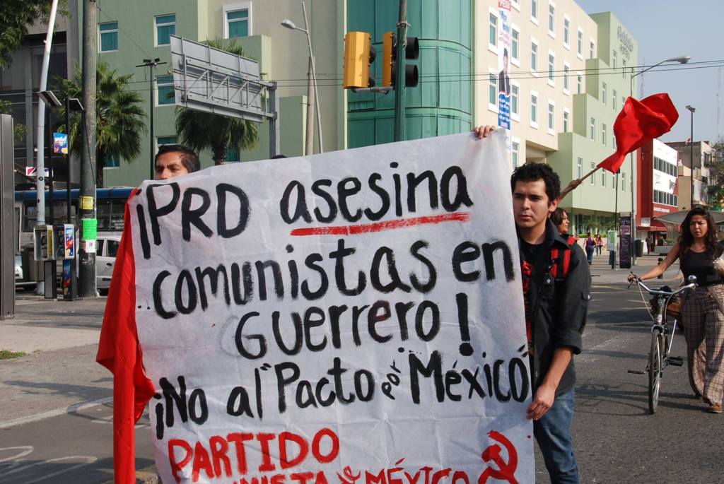 Fotos urgentes: Protestas comunistas en México y España